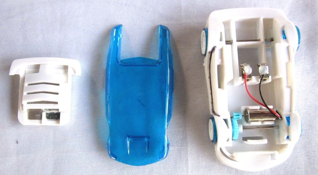 Salt Water Fuel Cell Car 4.jpg